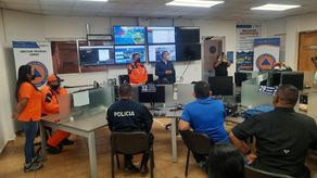 Ante el paso de la tormenta tropical 11, el gobernador de Chiriquí, Juan Carlos Muñoz, activó el centro de operaciones de emergencias (COE).