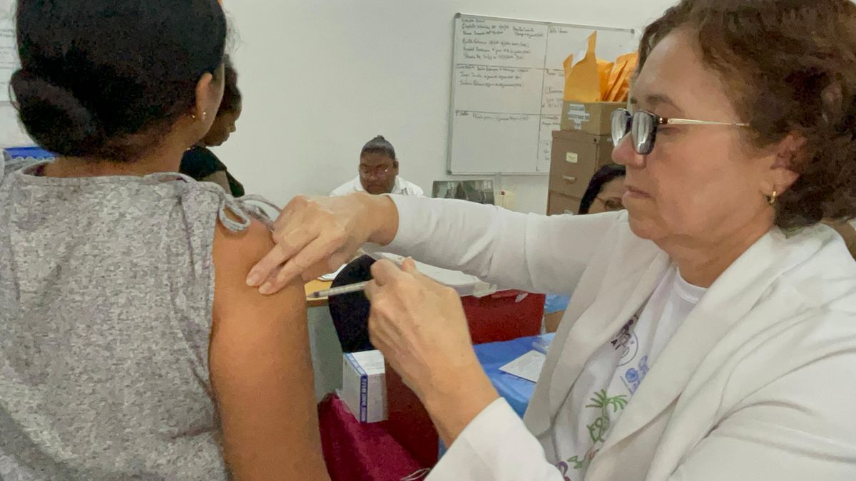 La neumonía no solo afecta a los niños, sino a los adultos mayores y a las personas que padecen enfermedades crónicas. La neumonía no solo afecta a los niños, sino a los adultos mayores y a las personas que padecen enfermedades crónicas.