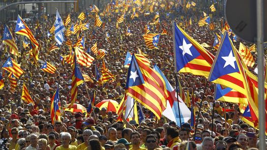 Gobierno español e independentistas catalanes retoman las negociaciones