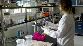 Las farmacéuticas prevén vacuna contra  coronavirus en 18 meses