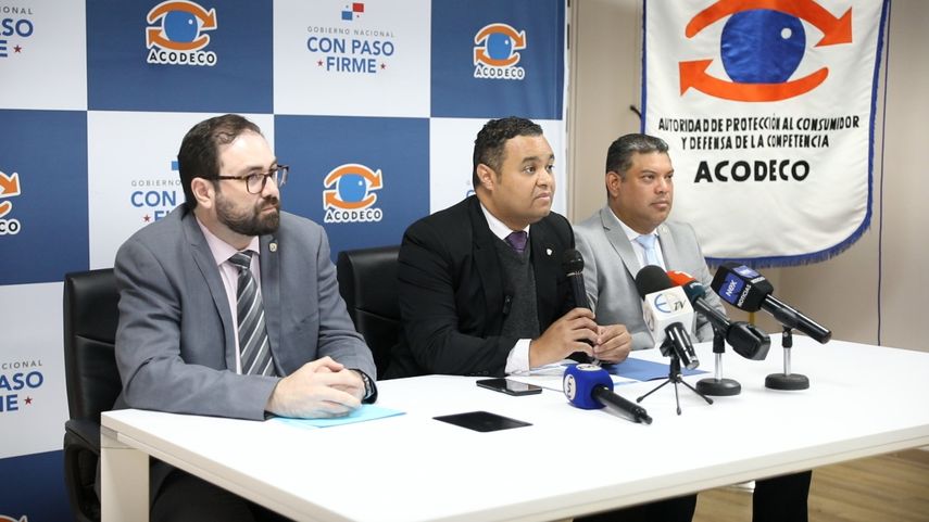 La Autoridad de Protección al Consumidor y Defensa de la Competencia (Acodeco) ha llevado a cabo un inventario sobre la disponibilidad de arroz en el mercado panameño en el programa control de precios, revisando supermercados, tiendas y otros tipos de establecimientos. La Autoridad de Protección al Consumidor y Defensa de la Competencia (Acodeco) ha llevado a cabo un inventario sobre la disponibilidad de arroz en el mercado panameño en el programa control de precios, revisando supermercados, tiendas y otros tipos de establecimientos.