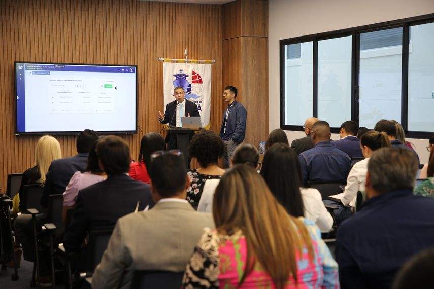 Mediante una plataforma se podrá cargar los certificados con los cursos aprobados por la AMP. Mediante una plataforma se podrá cargar los certificados con los cursos aprobados por la AMP.