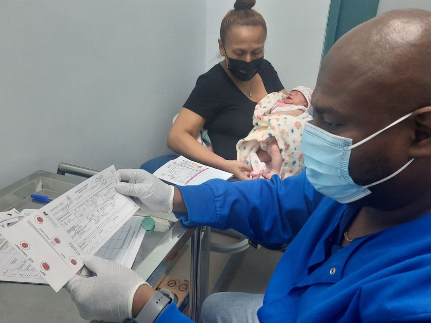 Las pruebas de tamizaje neonatal son enviadas a la sección de Genética de la Ciudad de la Salud. Las pruebas de tamizaje neonatal son enviadas a la sección de Genética de la Ciudad de la Salud.