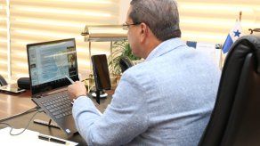 Ministro de Vivienda expuso a empresarios colonenses avances de proyectos