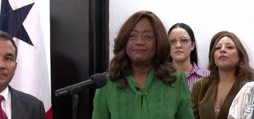 Lucy Molinar abandona el Meduca en medio del ruido por la compra de laptops