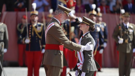 Princesa Leonor acaba su formación militar en Zaragoza, España