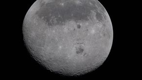 Los cuatro astronautas de Artemis II entraron este lunes a la órbita lunar y comenzaron un histórico periodo de observación lunar hacia las 14:45 hora de la costa este de Estados Unidos (18:45 GMT), marcando oficialmente el regreso del hombre a la Luna desde el Apolo 17, lanzado en diciembre de 1972.
