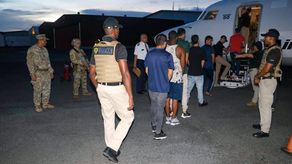 Panamá ha deportado a 489 colombianos en 14 vuelos en lo que va de 2024