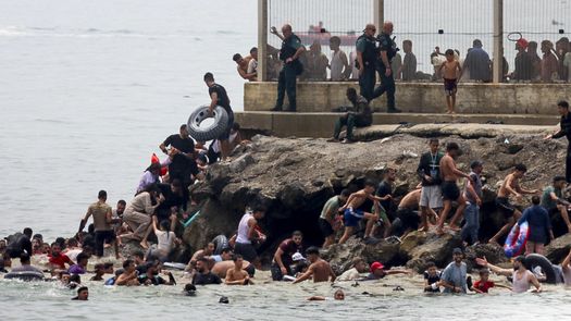 Crisis fronteriza entre España y Marruecos por entrada ilegales de migrantes