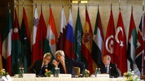 Diplomáticos de más de 20 países discuten sobre Libia