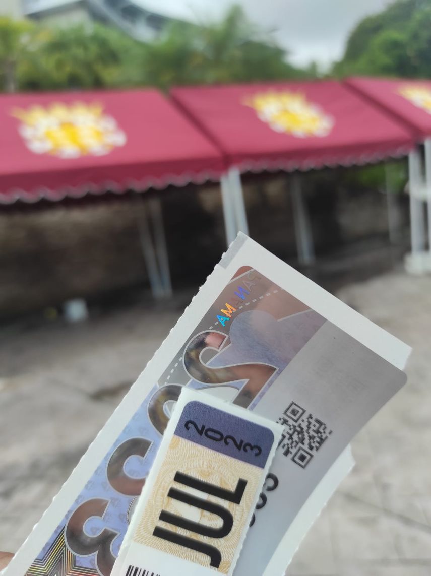 La Alcaldía de Panamá informó que los propietarios de vehículos con placas correspondientes al mes de diciembre de 2024 ya pueden retirar sus calcomanías en el Centro de Entrega de Placas, ubicado en el parque Francisco Arias Paredes. La Alcaldía de Panamá informó que los propietarios de vehículos con placas correspondientes al mes de diciembre de 2024 ya pueden retirar sus calcomanías en el Centro de Entrega de Placas, ubicado en el parque Francisco Arias Paredes.