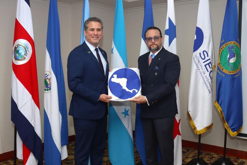 Panamá asume presidencia del SIECA con agenda de integración regional