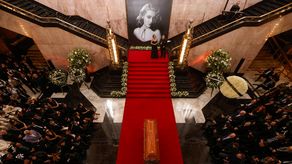 México homenajea y despide a la única e irrepetible diva del cine Silvia Pinal
