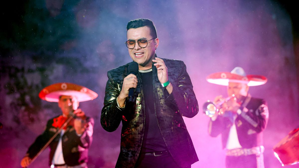 La muerte del cantante de música popular Yeison Jiménez, de 34 años, quien pereció junto con otras cinco personas en un accidente de avión ocurrido el sábado en el departamento de Boyacá (centro) Colombia, tiene consternada este domingo a Colombia mientras avanzan las investigaciones para esclarecer las causas del siniestro. La muerte del cantante de música popular Yeison Jiménez, de 34 años, quien pereció junto con otras cinco personas en un accidente de avión ocurrido el sábado en el departamento de Boyacá (centro) Colombia, tiene consternada este domingo a Colombia mientras avanzan las investigaciones para esclarecer las causas del siniestro.