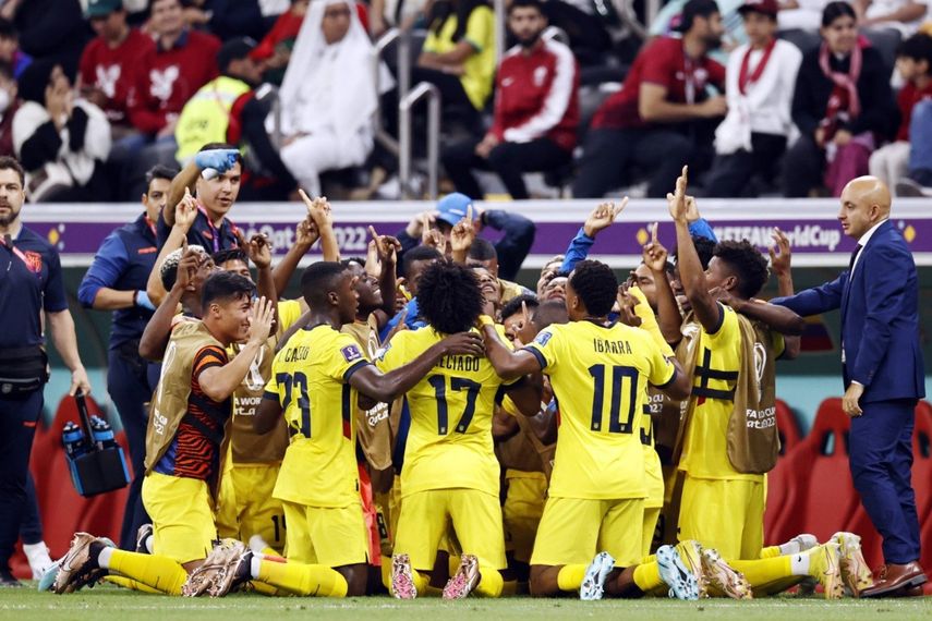 Ecuador y Valencia arruinan la fiesta inaugural de Qatar
