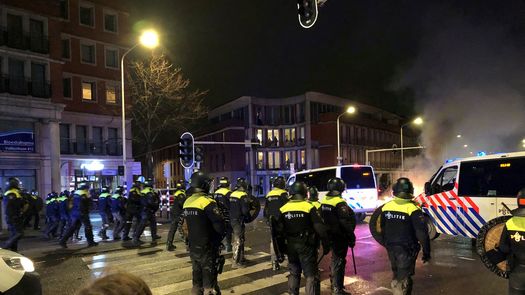 Holanda planea endurecer restricciones sanitarias, pese a disturbios