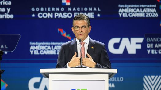 El presidente boliviano, Rodrigo Paz, ofreció este miércoles los puertos de Bolivia a Chile para que el país se conecte con Brasil como parte de una visión pragmática, durante el Foro Económico Internacional de América Latina y el Caribe que se celebra en Panamá. El presidente boliviano, Rodrigo Paz, ofreció este miércoles los puertos de Bolivia a Chile para que el país se conecte con Brasil como parte de una visión pragmática, durante el Foro Económico Internacional de América Latina y el Caribe que se celebra en Panamá.