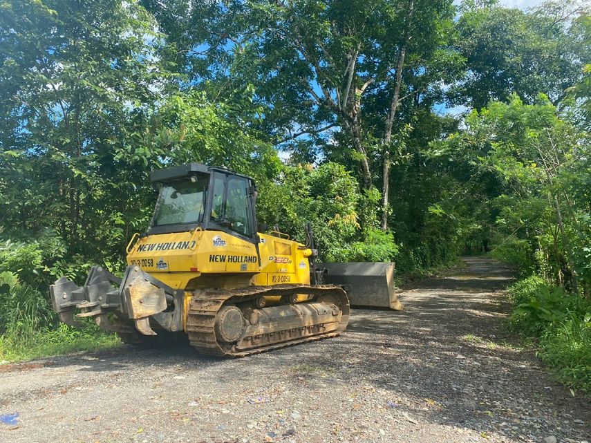 MOP realiza trabajos de limpieza en vertedero de San Félix