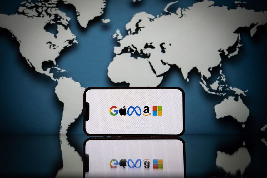 En virtud de esos compromisos, únicamente una serie de distribuidores designados por la propia Apple podían vender los productos de la marca Apple a través de la web de Amazon en España En virtud de esos compromisos, únicamente una serie de distribuidores designados por la propia Apple podían vender los productos de la marca Apple a través de la web de Amazon en España