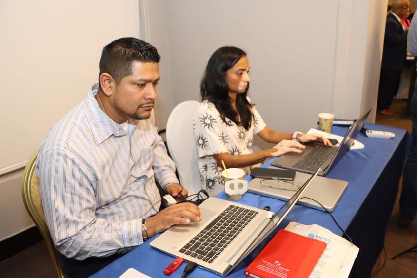 Meduca evalúa programas de Educación de Jóvenes y Adultos en 2025