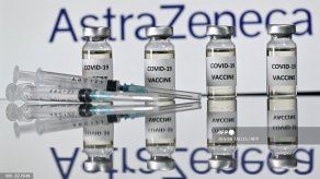 Vacuna de AstraZeneca solo es recomendable para personas menores de 65 años