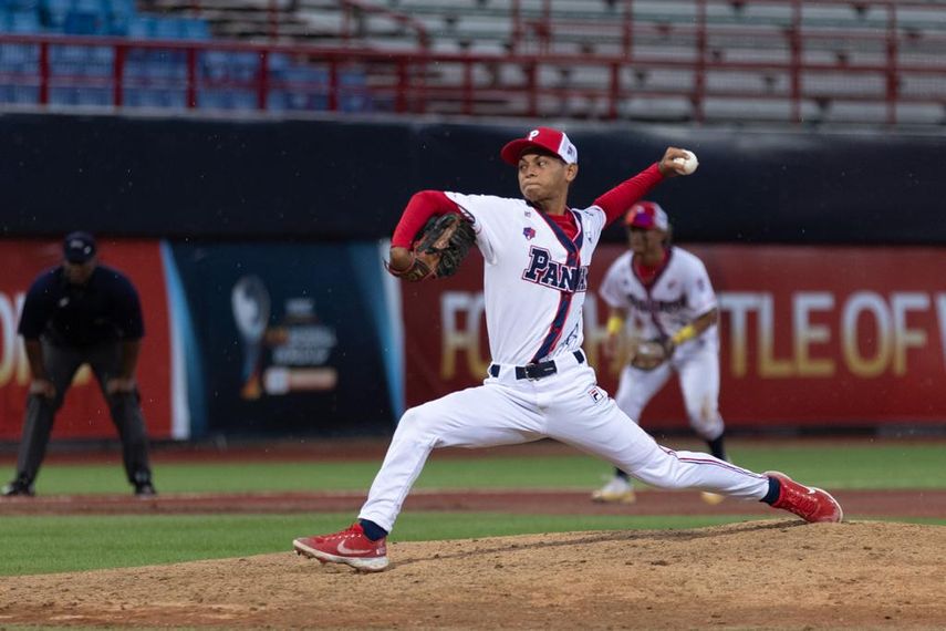 El zurdo chiricano Keivin Contreras, fue distinguido como el mejor lanzador en efectividad con 0.47 en el Mundial de Béisbol U18. El zurdo chiricano Keivin Contreras, fue distinguido como el mejor lanzador en efectividad con 0.47 en el Mundial de Béisbol U18.