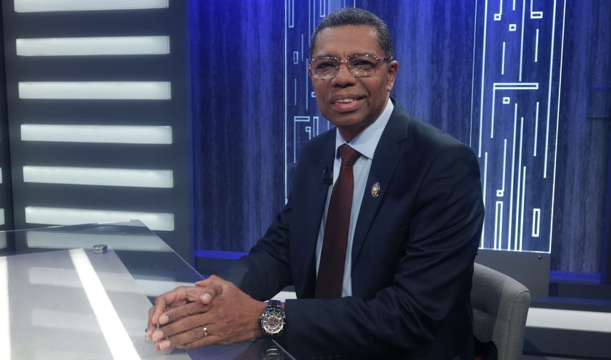 Trump y aranceles: Un evento catastrófico para el comercio mundial advierte Víctor Herrera