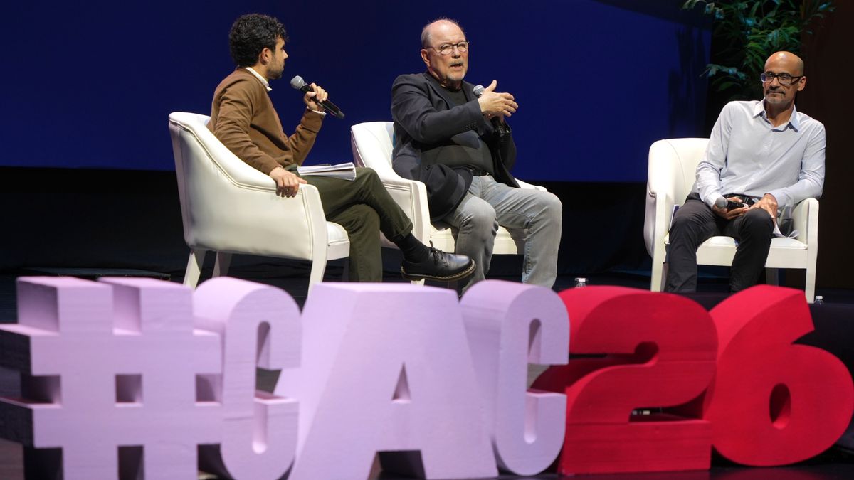El cantautor panameño Rubén Blades entregó este sábado sus maracas salseras con la bandera de Panamá estampada y un manuscrito de su tema Patria como legado a la Caja de las Letras del Instituto Cervantes. El cantautor panameño Rubén Blades entregó este sábado sus maracas salseras con la bandera de Panamá estampada y un manuscrito de su tema Patria como legado a la Caja de las Letras del Instituto Cervantes.