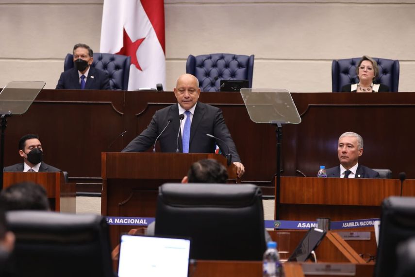 Crispiano Adames pone a disposición vicepresidencia del PRD para renovación