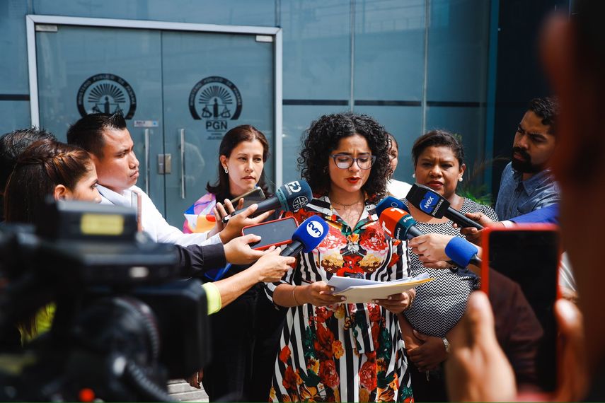 Irma Hernández presenta denuncia penal contra exalcalde Héctor Carrasquilla