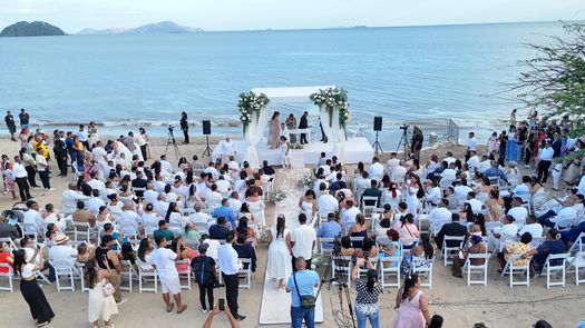 Con una celebración sin precedentes, la Alcaldía de Arraiján realizo su primera boda masiva en Veracruz, donde 100 parejas formalizaron su unión en un evento cargado de emoción.