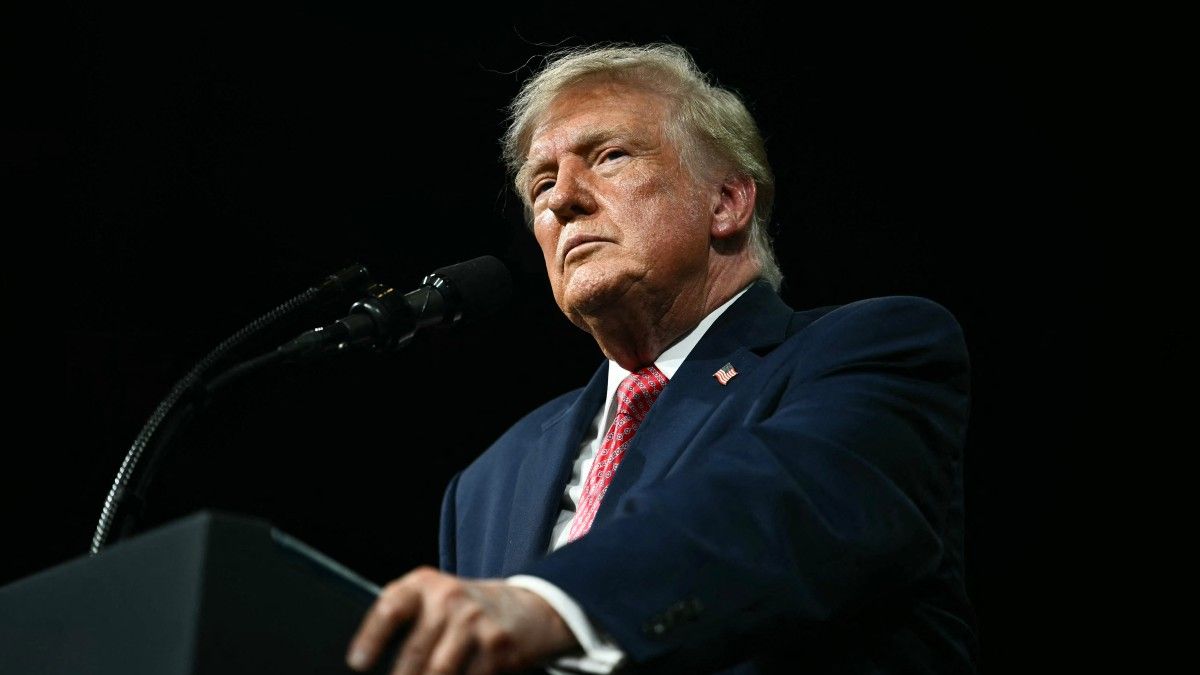 Trump vincula la inmigración con la violencia en Francia Trump vincula la inmigración con la violencia en Francia