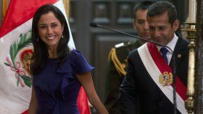 Impiden a primera dama del Perú salir del país por caso de lavado