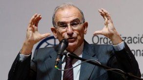 De la Calle dice que tuvo una sociedad en Panamá y que la declaró ante Colombia