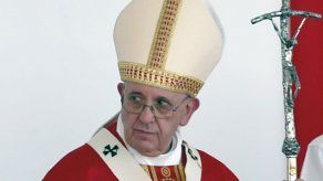 El papa exalta a la iglesia cubana en Holguín