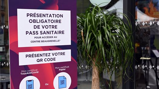 Uso del pasaporte sanitario se extiende a franceses de más de 12 años