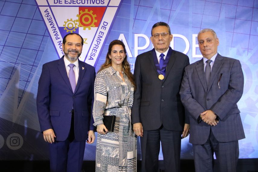 APEDE entrega Medalla Vicente Pascual Barquero 2022