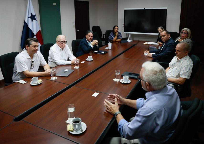 Panamá recibe a empresas de EEUU interesadas en impulsar economía sostenible