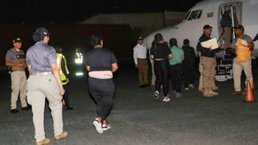 Panamá intensifica control migratorio con primera deportación masiva de 2025