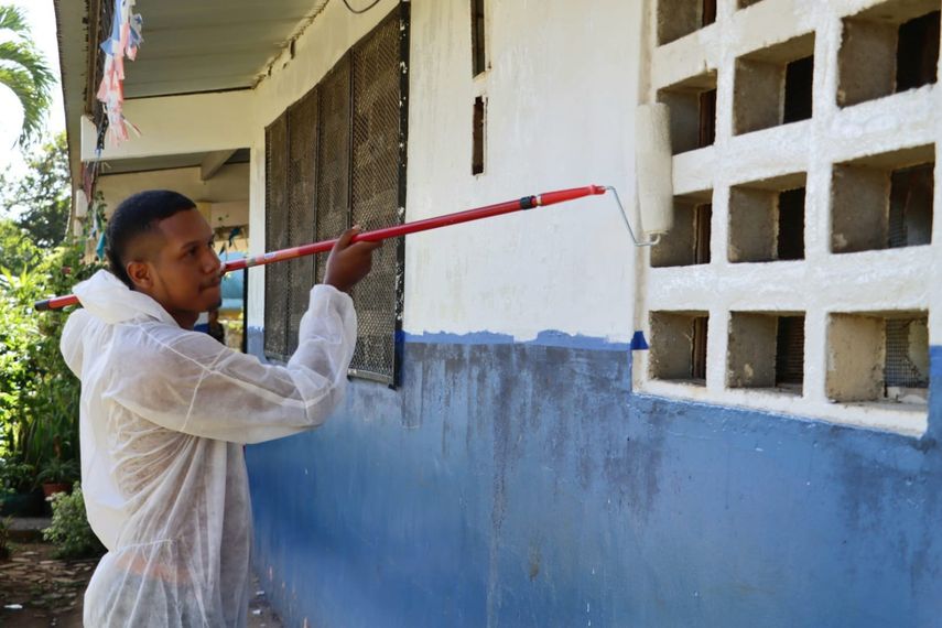 Con una inversión de 4.2 millones de balboas, el Ministerio de Educación (Meduca) inició el programa Centro de Operación Nacional de Escuelas 2024 (CON Escuelas 2024), se atenderán 1,459 centros escolares. Con una inversión de 4.2 millones de balboas, el Ministerio de Educación (Meduca) inició el programa Centro de Operación Nacional de Escuelas 2024 (CON Escuelas 2024), se atenderán 1,459 centros escolares.