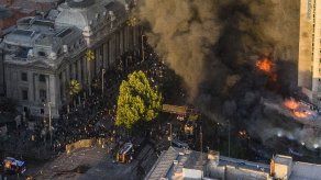 Protestas violentas en Chile tras cambios en gabinete de Piñera