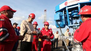 Filial en EEUU de petrolera venezolana PDVSA recupera acciones en control de Rosneft