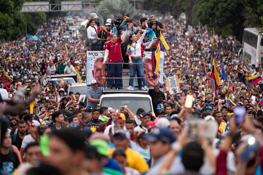 Machado dice que Maduro fue noqueado hace un año y promete vencer cueste lo que cueste