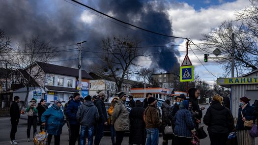 Ucrania comienza evacuaciones en el este ante temor de ofensiva rusa