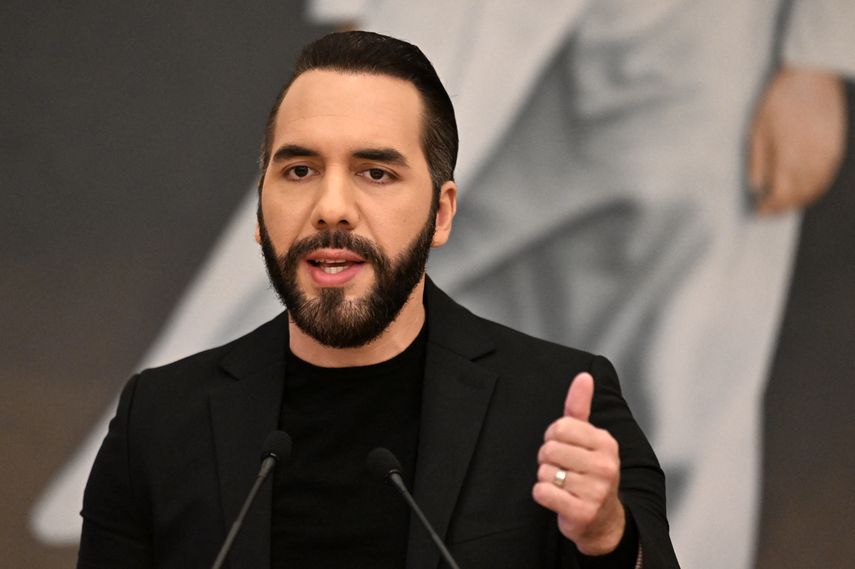 Bukele señala al periodismo independiente de ser lavado de dinero