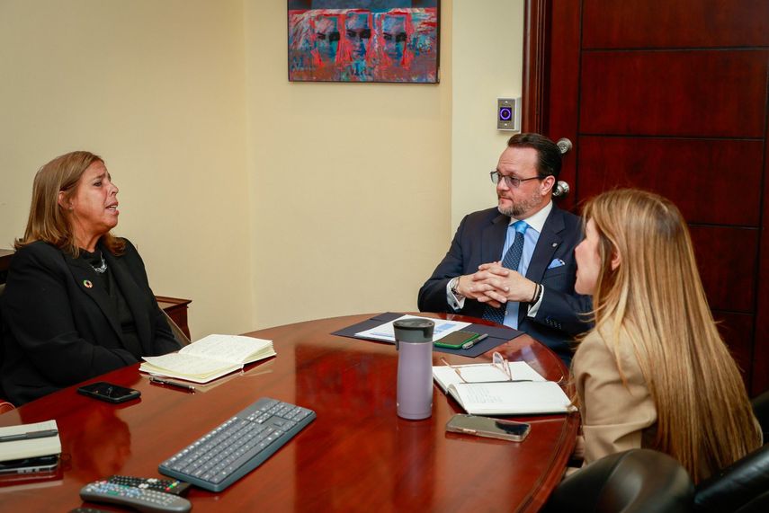 El ministro de (MICI), Julio Moltó, se reunió con Ana Patricia Graça, Coordinadora Residente del Sistema de las Naciones Unidas en Panamá, como parte del proceso para la elaboración del nuevo Marco de Cooperación de las Naciones Unidas para el Desarrollo Sostenible 2026-2030. El ministro de (MICI), Julio Moltó, se reunió con Ana Patricia Graça, Coordinadora Residente del Sistema de las Naciones Unidas en Panamá, como parte del proceso para la elaboración del nuevo Marco de Cooperación de las Naciones Unidas para el Desarrollo Sostenible 2026-2030.