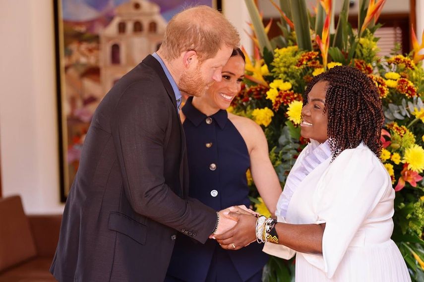 El príncipe Enrique y su esposa, la actriz estadounidense Meghan Markle, visitan Colombia desde este jueves por invitación de la vicepresidenta Francia Márquez. El príncipe Enrique y su esposa, la actriz estadounidense Meghan Markle, visitan Colombia desde este jueves por invitación de la vicepresidenta Francia Márquez.