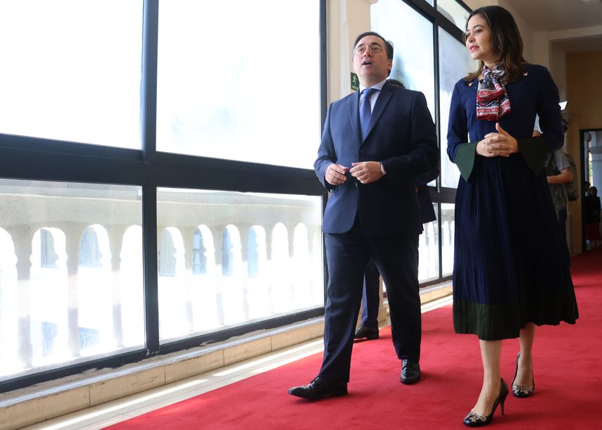 Panamá y España firman acuerdo para promover el español en la diplomacia