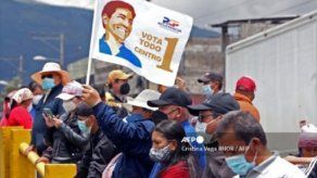 Un Ecuador en crisis abre campaña presidencial bajo la sombra de Correa