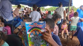 La Embajada de la República Popular China en Panamá, junto Mides y gremios de Chiriquí unieron esfuerzos para hacerle frente a la difícil situación que viven niños que viven en riesgo social en David.